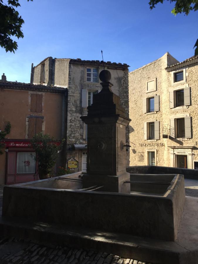 Апартаменты Chez Marius Gordes Vue Panoramique Sur Luberon Экстерьер фото